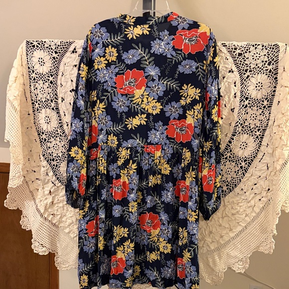 Free Assembly Floral Navy Dress with Red and Yellow Accents NWT Size Xl - Picture 6 of 10